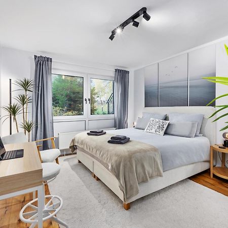 Edler Wohnraum Noble Stadtoase Mit Boxspringbett, Kaffeevollautomat, Lift & Parkplatz เคมนิตซ์ ภายนอก รูปภาพ