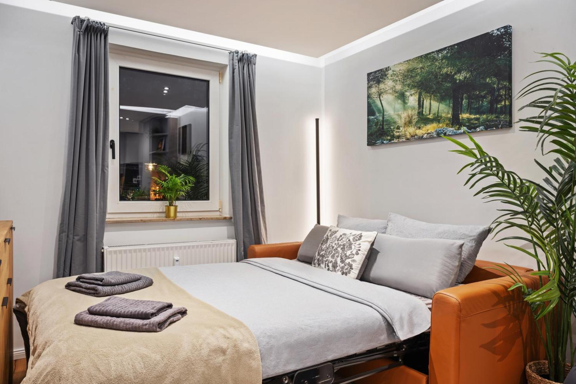 Edler Wohnraum Noble Stadtoase Mit Boxspringbett, Kaffeevollautomat, Lift & Parkplatz เคมนิตซ์ ภายนอก รูปภาพ