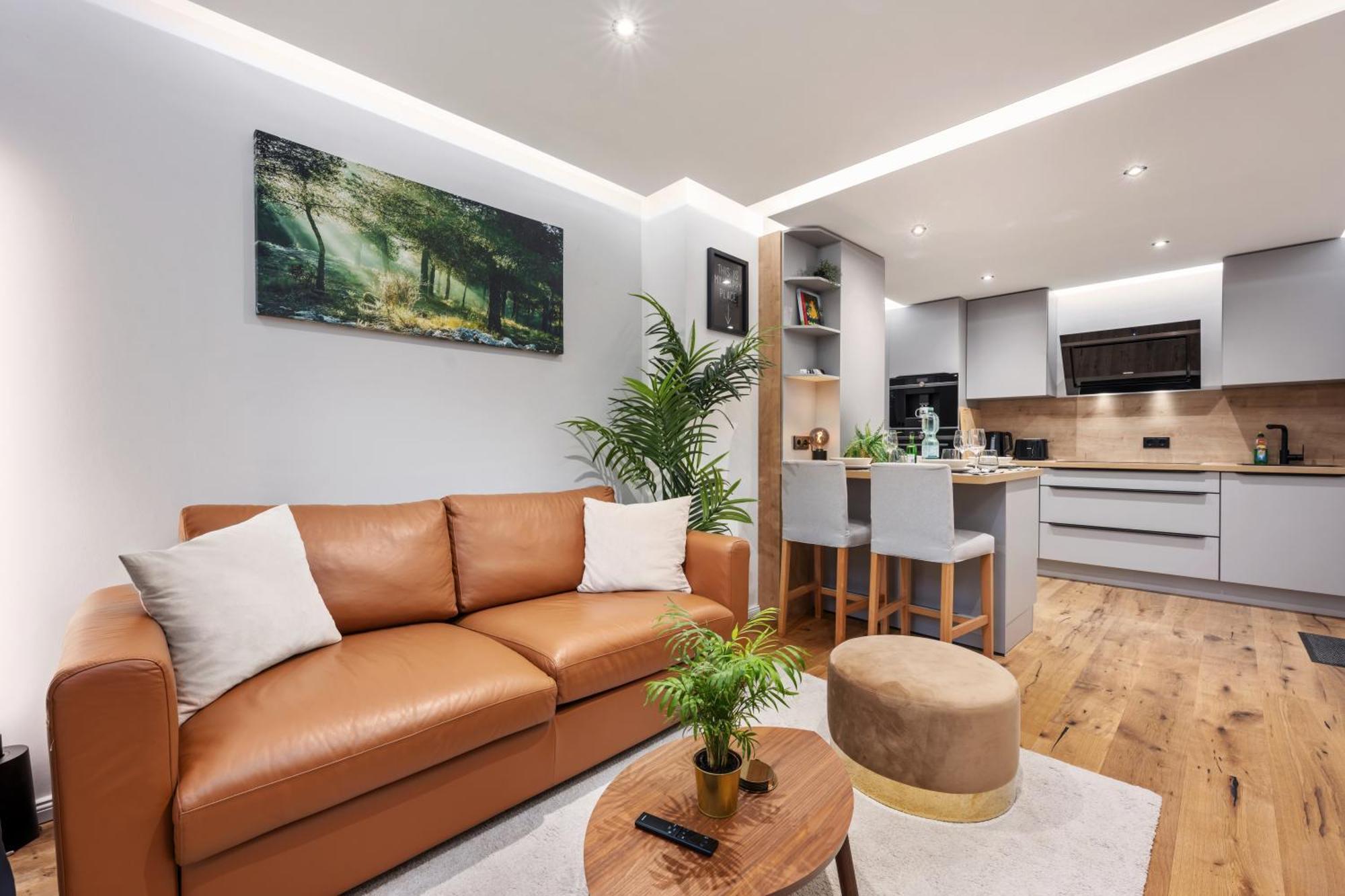 Edler Wohnraum Noble Stadtoase Mit Boxspringbett, Kaffeevollautomat, Lift & Parkplatz เคมนิตซ์ ภายนอก รูปภาพ